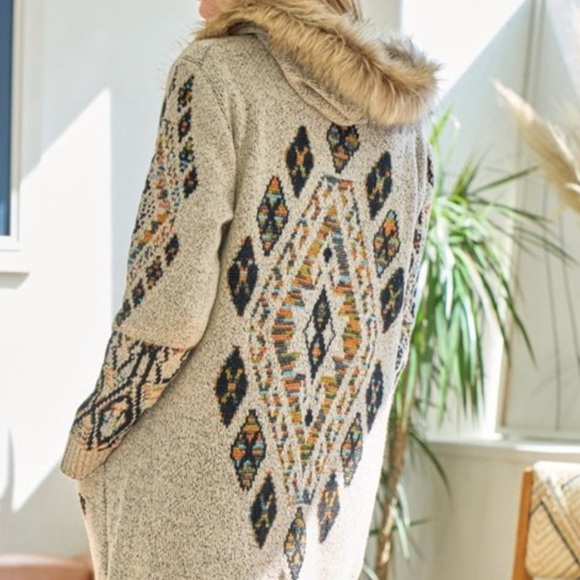 322. LAST 1!🛑 AT COST! Bohemian FAUX FUR hood Sweater tan Aztec Cardigan zip - Picture 3 of 8